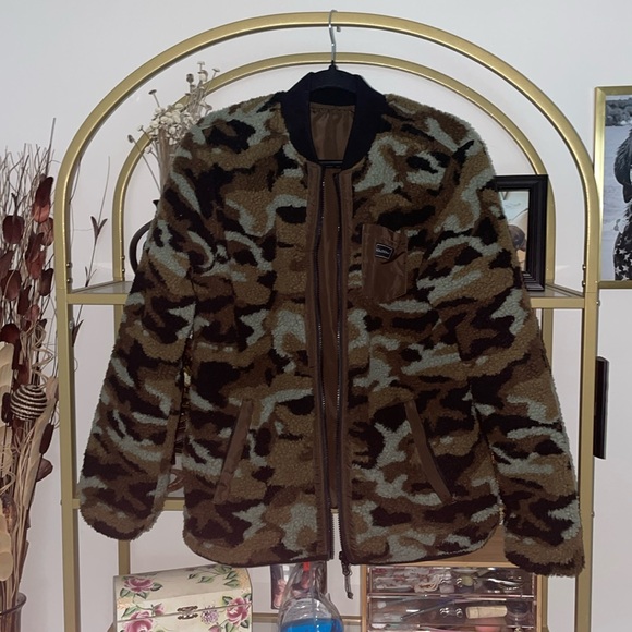Reversible Volcom Bomber Jacket - Picture 1 of 4